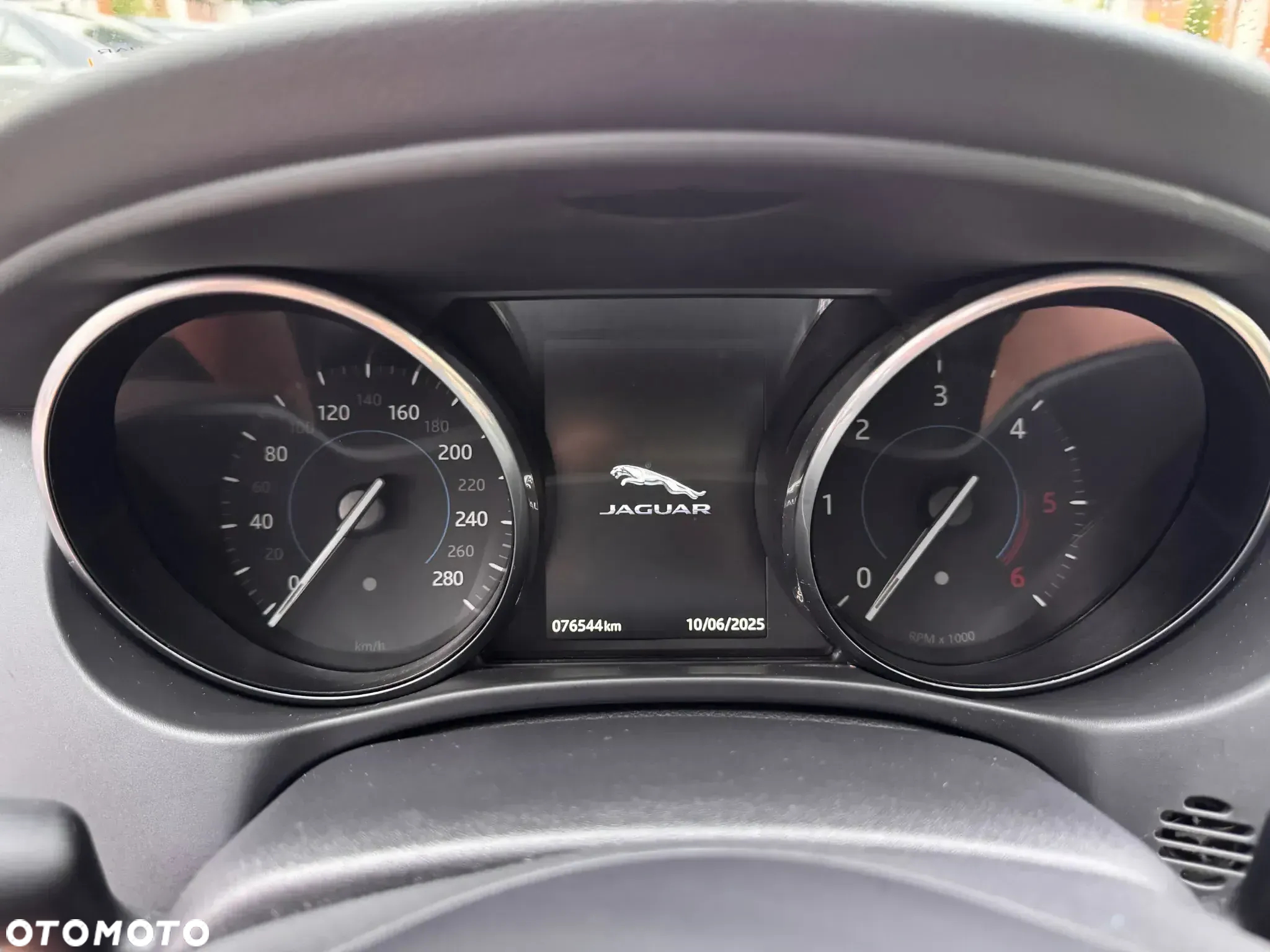 Jaguar XE 2.0 D Pure - 8