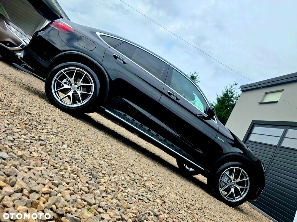 Mercedes-Benz GLC - 39