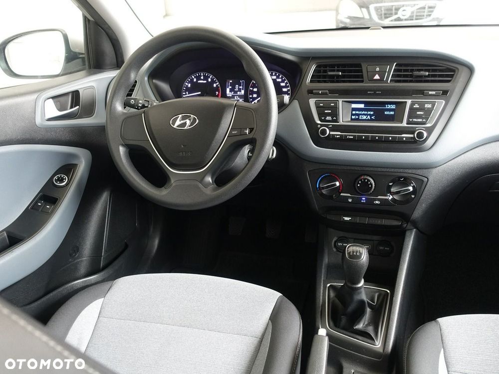 Hyundai i20 - 20
