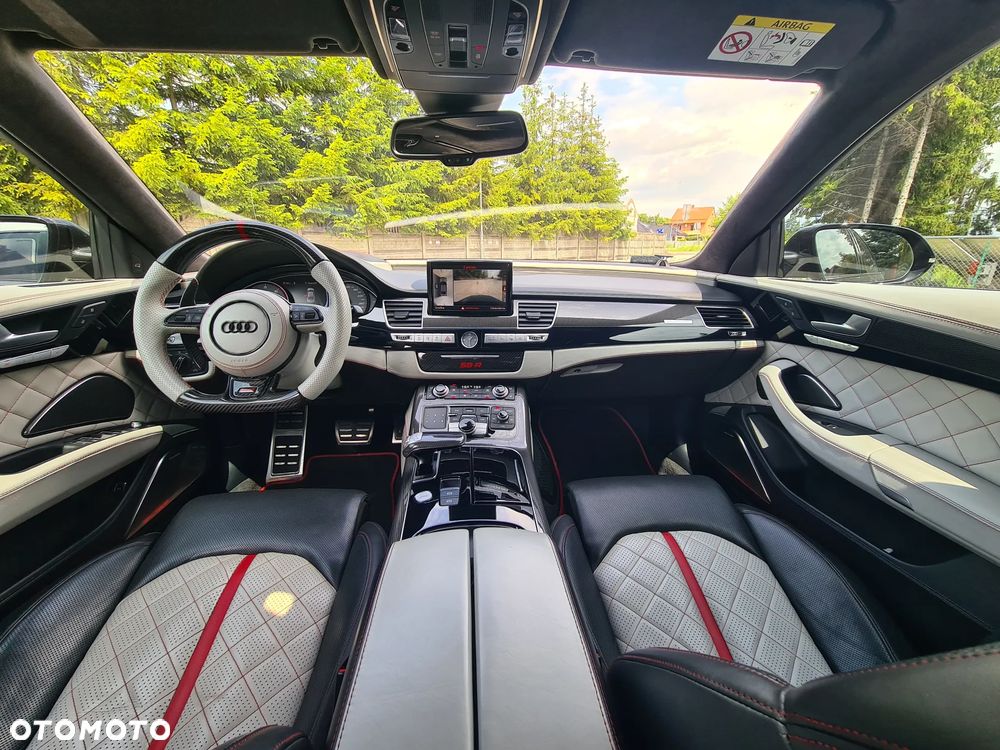 Audi S8 Plus - 10