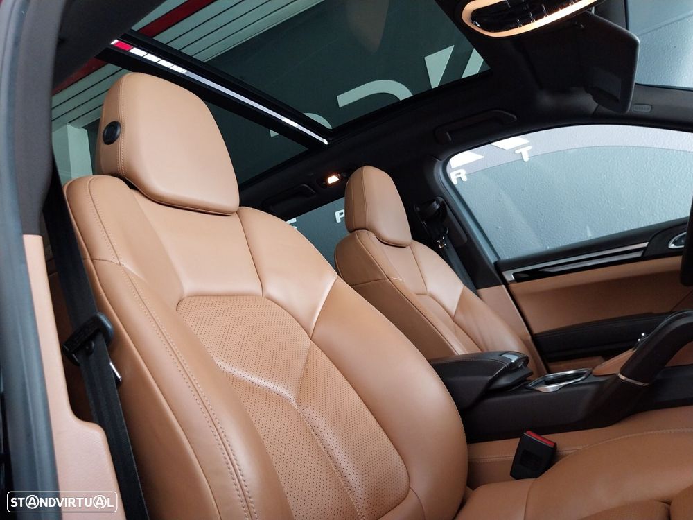 Porsche Cayenne - 14