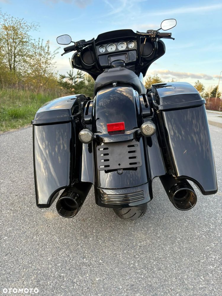 Harley-Davidson Touring Street Glide - 11