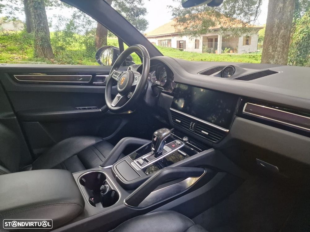 Porsche Cayenne Turbo - 44