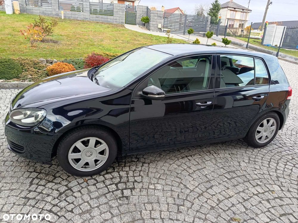 Volkswagen Golf - 1