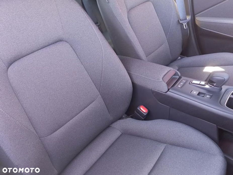 Lexus LBX 1.5 Hybrid - 9