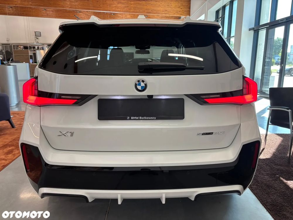 BMW X1 sDrive20i mHEV - 24