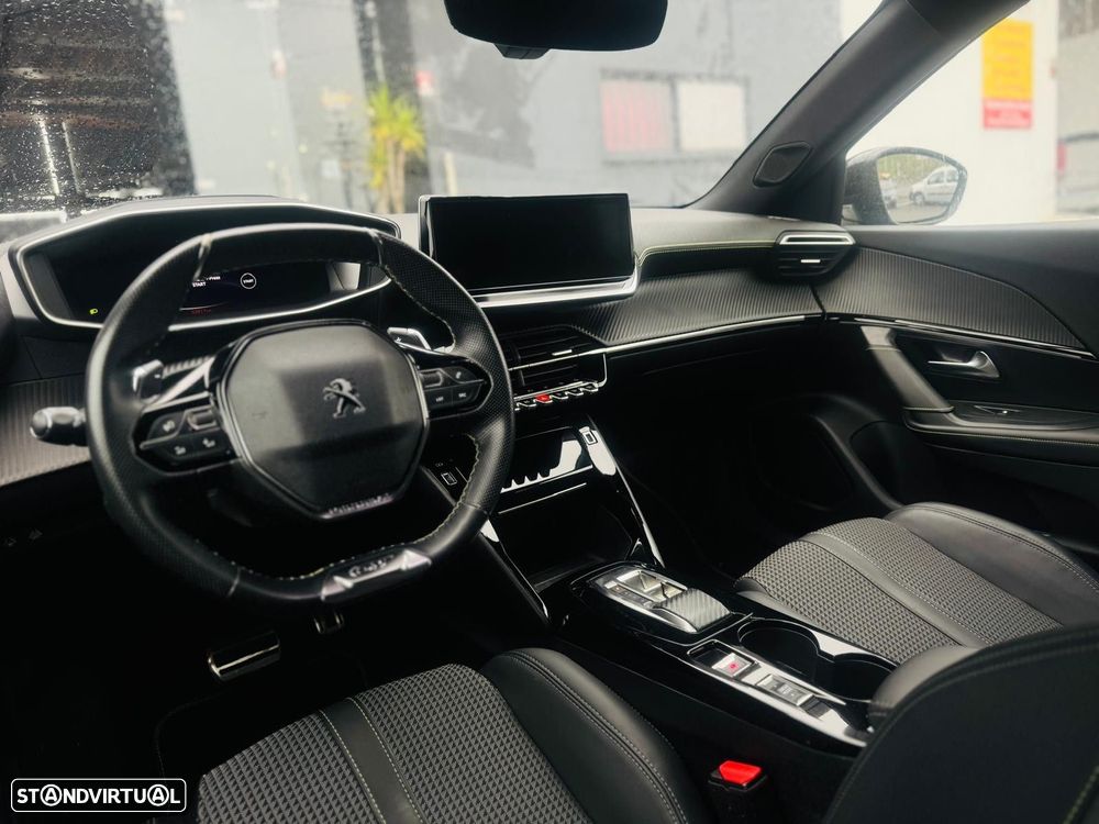 Peugeot 2008 1.2 PureTech GT EAT8 - 36