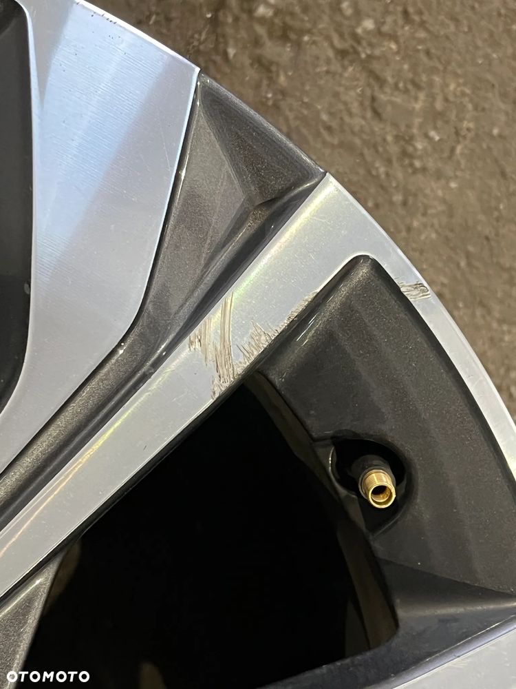 Felgi Peugeot 7J x 17 ET 40 9814117977 508 3008 5008 1szt. - 2