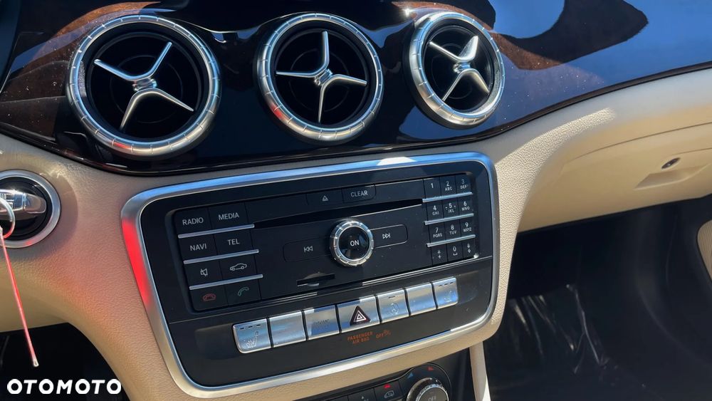 Mercedes-Benz CLA 250 7G-DCT - 9