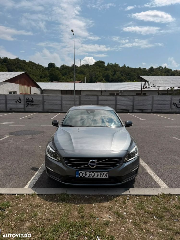 Volvo S60 D2 Momentum - 1