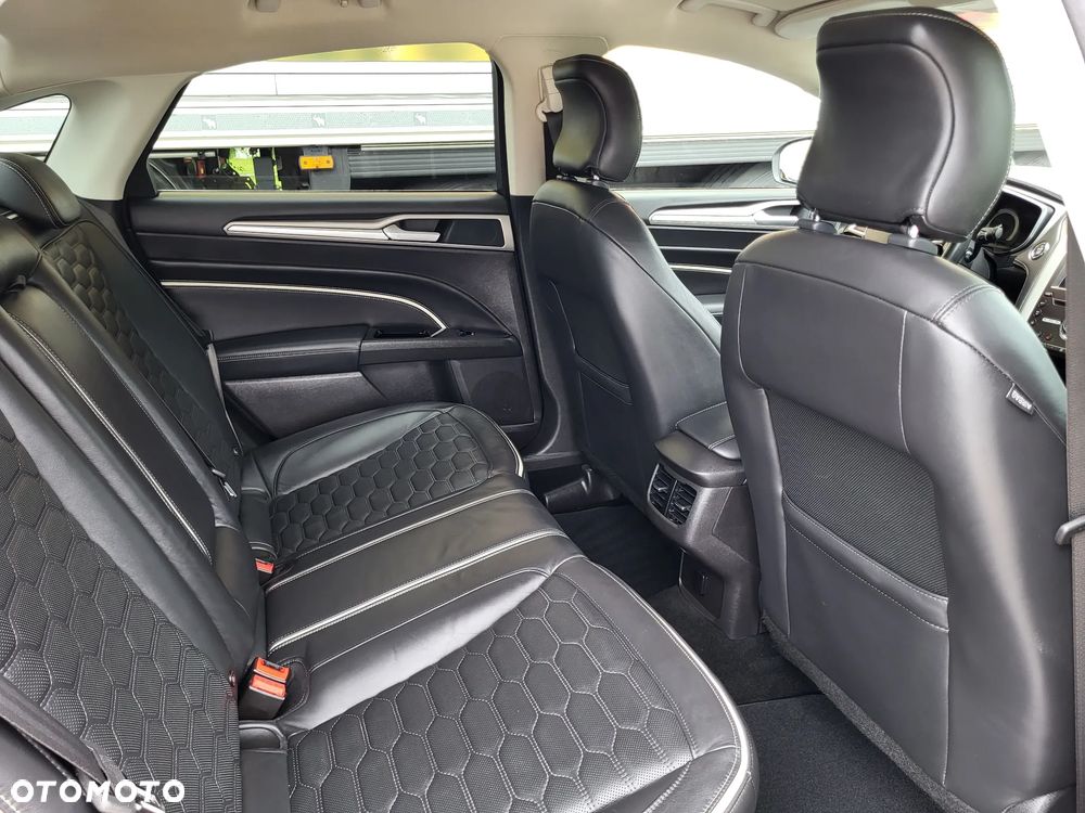 Ford Mondeo 2.0 Hybrid Vignale Plus - 27