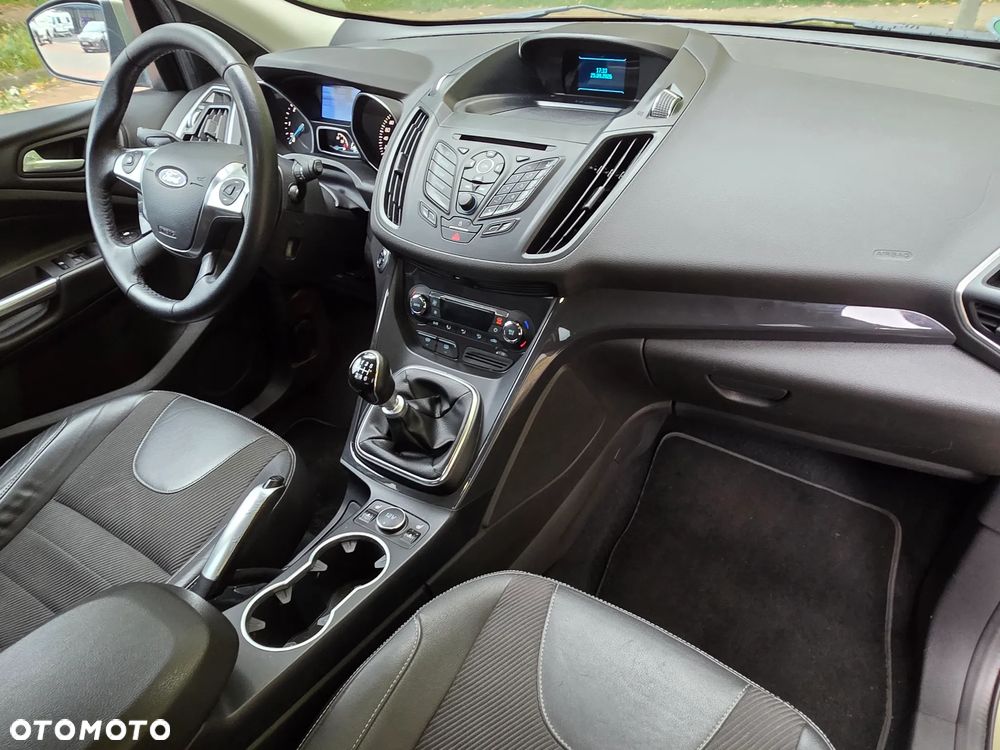 Ford Kuga 2.0 TDCi FWD Titanium - 29