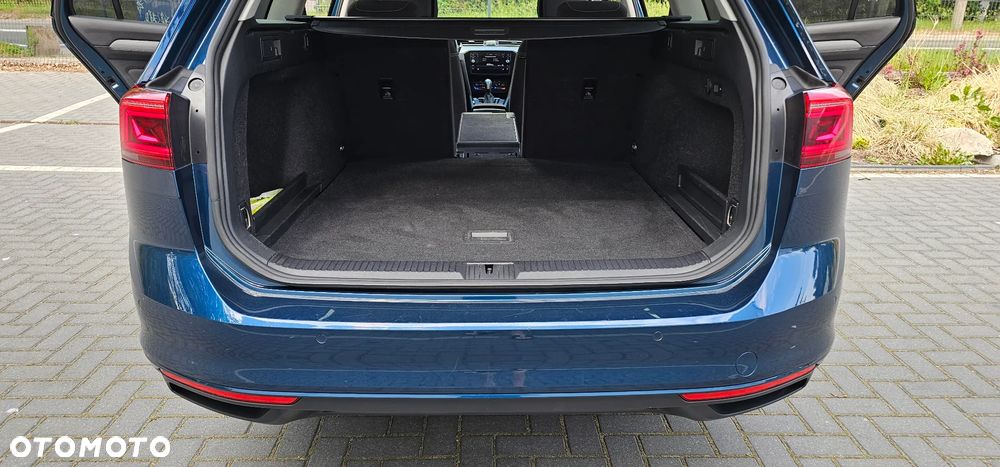 Volkswagen Passat 2.0 TSI Business DSG - 25
