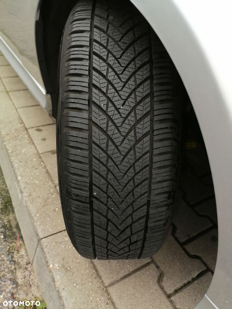 BMW Seria 3 318d Touring - 15