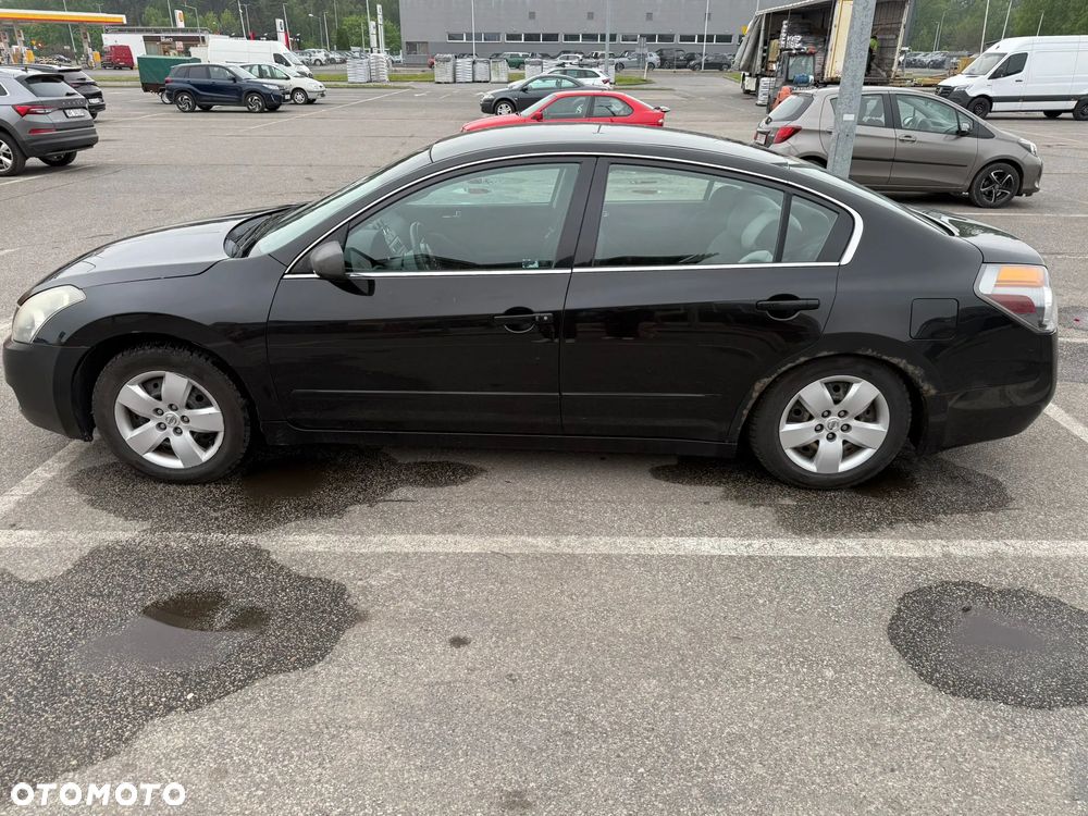 Nissan Altima - 6