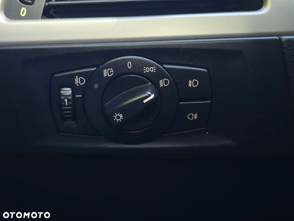 BMW Seria 3 318d - 31