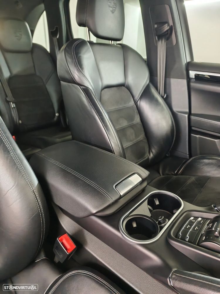 Porsche Cayenne S E-Hybrid Platinum Edition - 39