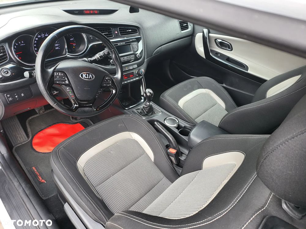 Kia ProCeed - 10