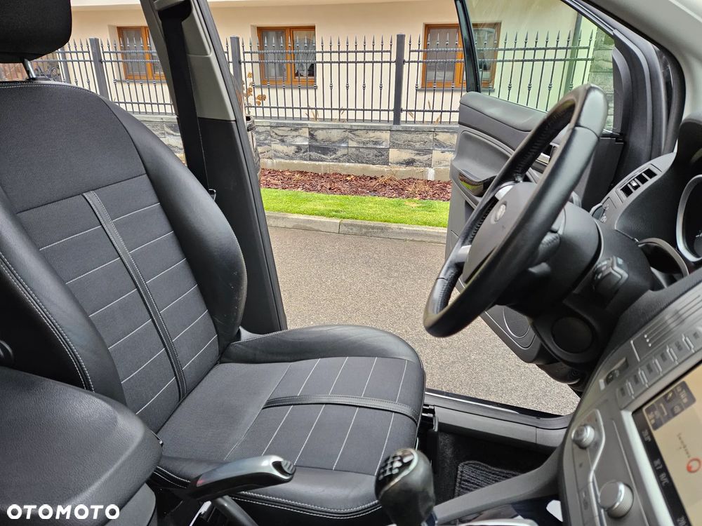 Ford Kuga 2.0 TDCi 4x4 Titanium - 22