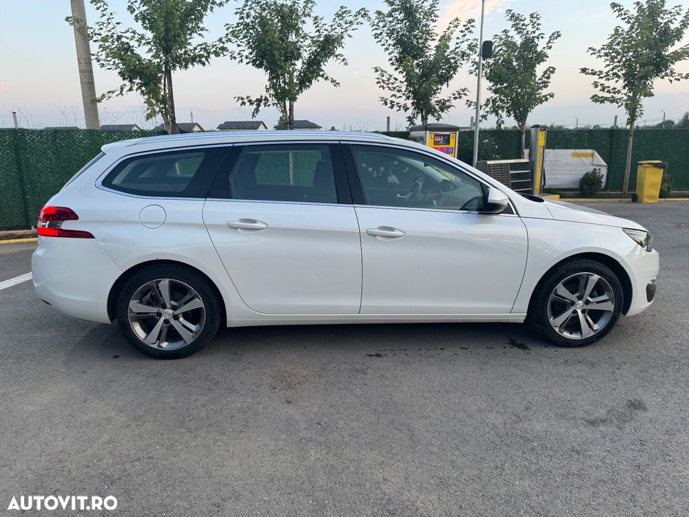 Peugeot 308 - 8