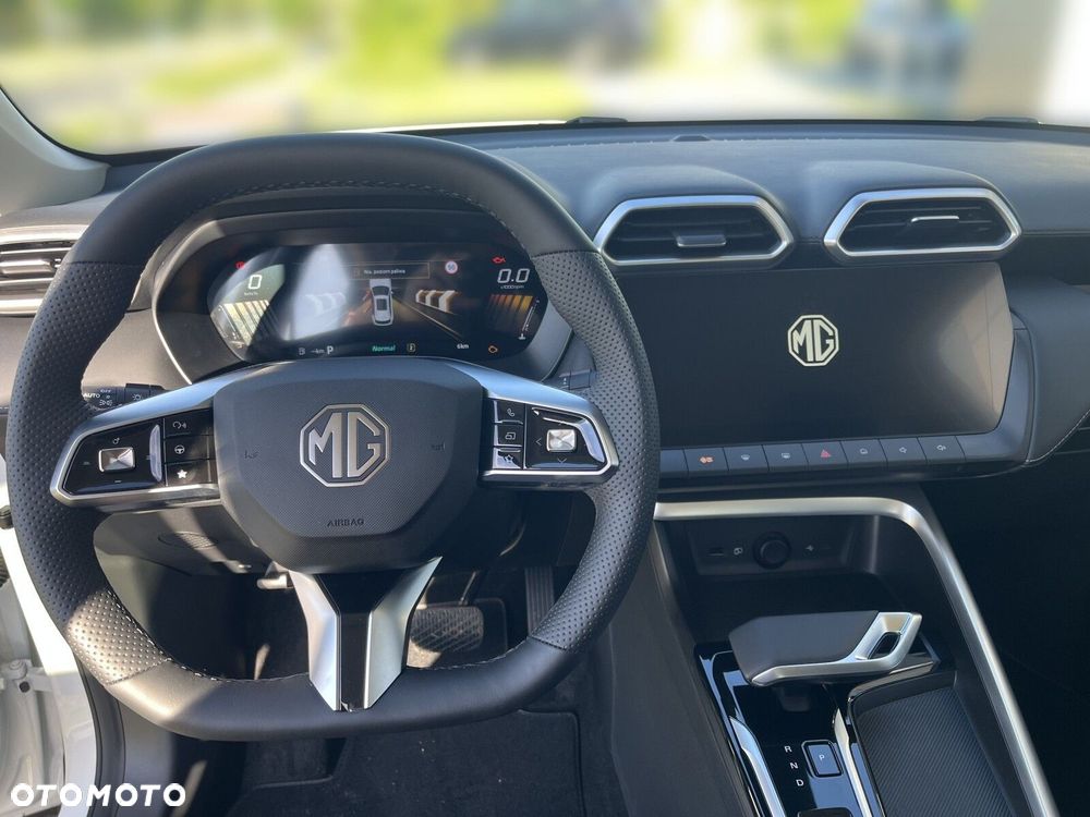 MG ZS Hybrid+ - 15
