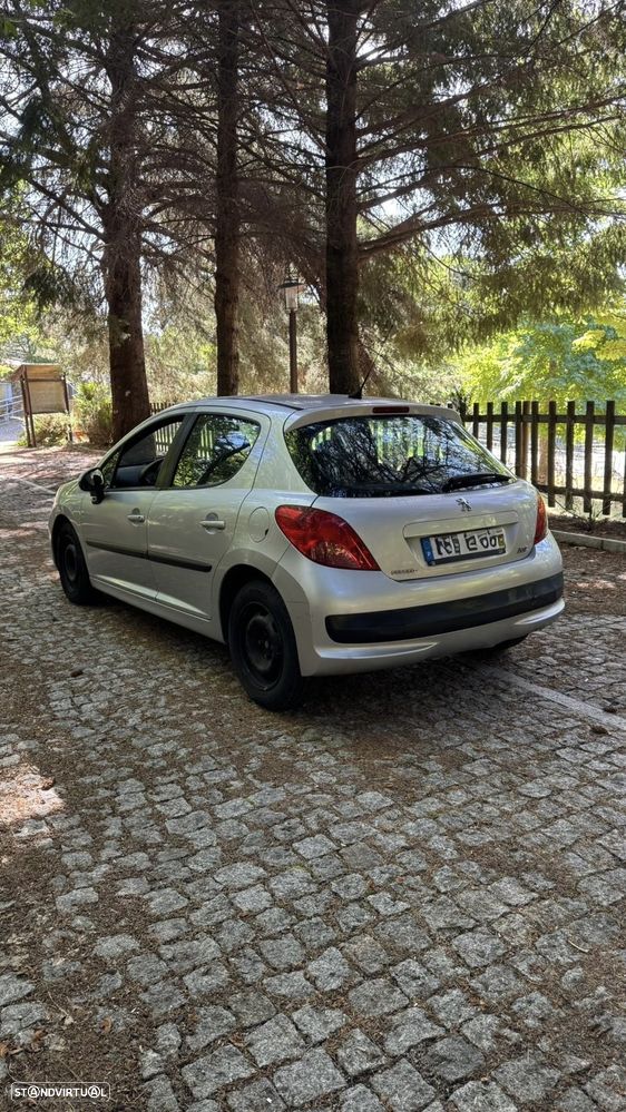Peugeot 207 - 3