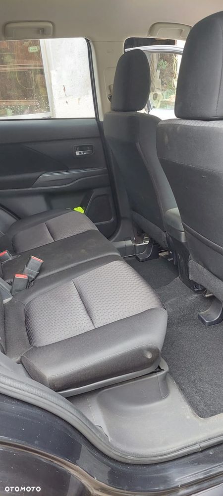Mitsubishi Outlander - 11