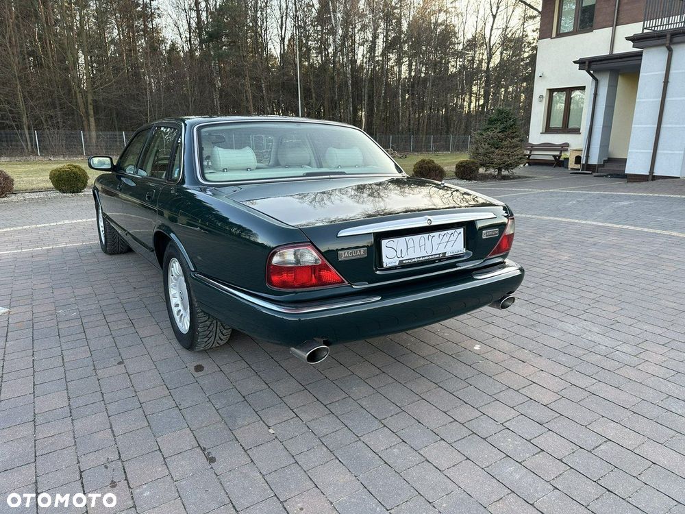 Jaguar XJ - 7