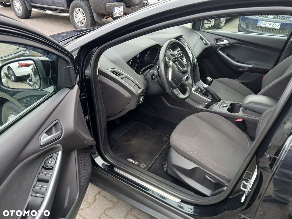 Ford Focus SW 1.6 EcoBoost Titanium - 9
