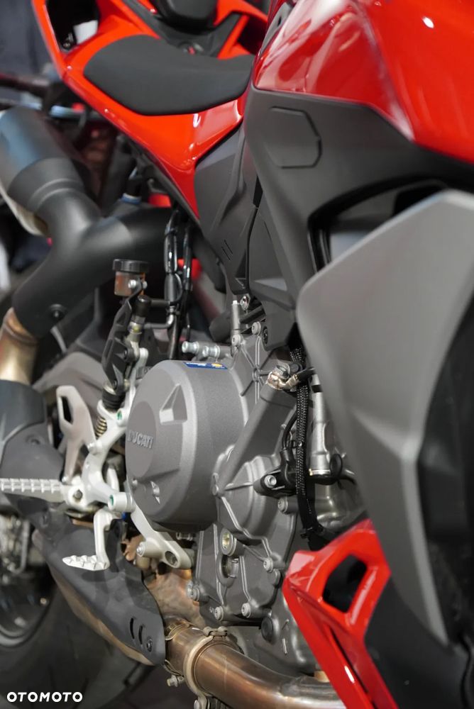 Ducati Streetfighter V2 - 8