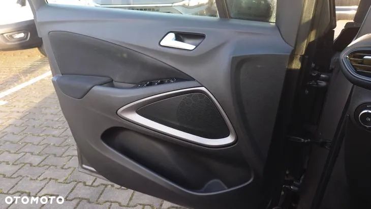 Opel Crossland X - 16