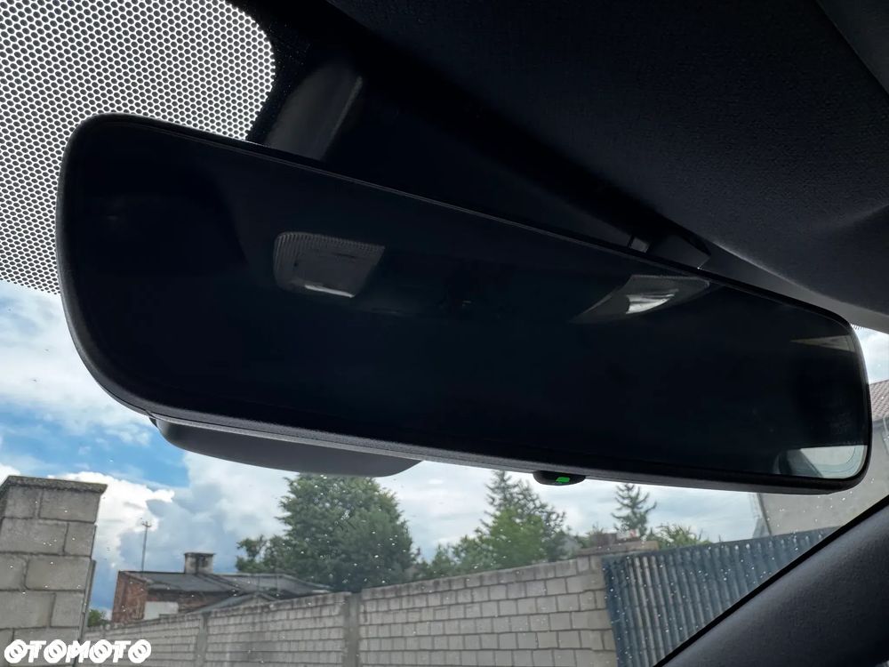 Toyota Corolla 1.8 Hybrid Executive - 33