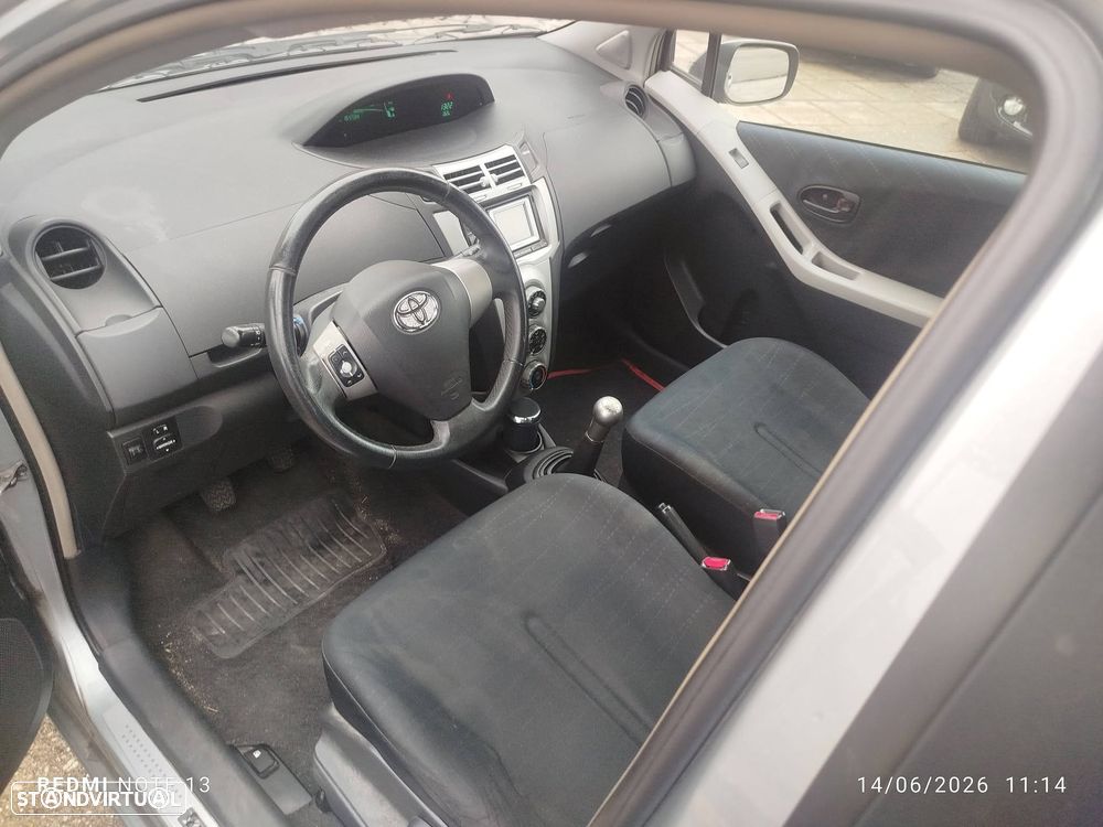 Toyota Yaris 1.0 VVT-i AC Manual - 8
