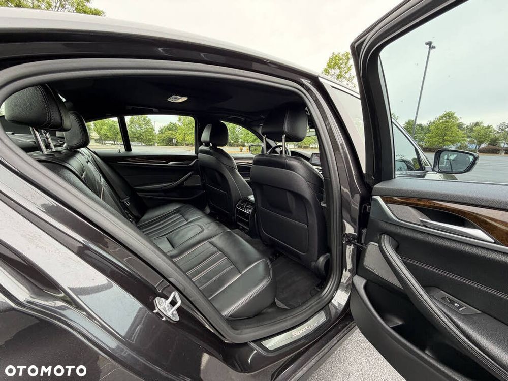 BMW Seria 5 520d Luxury Line - 14