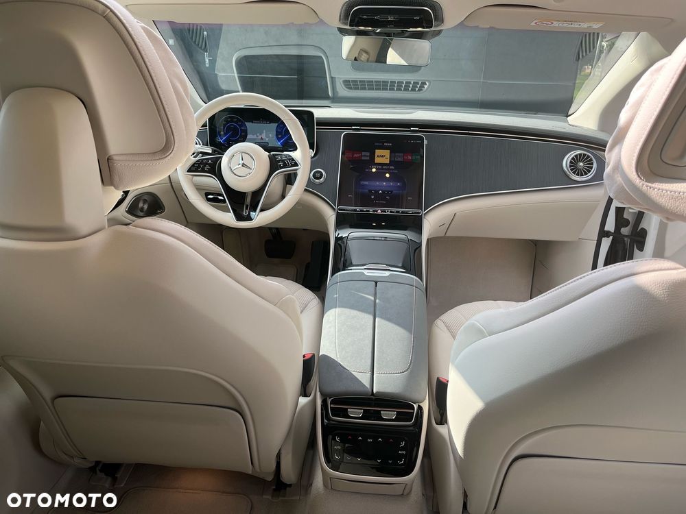 Mercedes-Benz EQS - 12