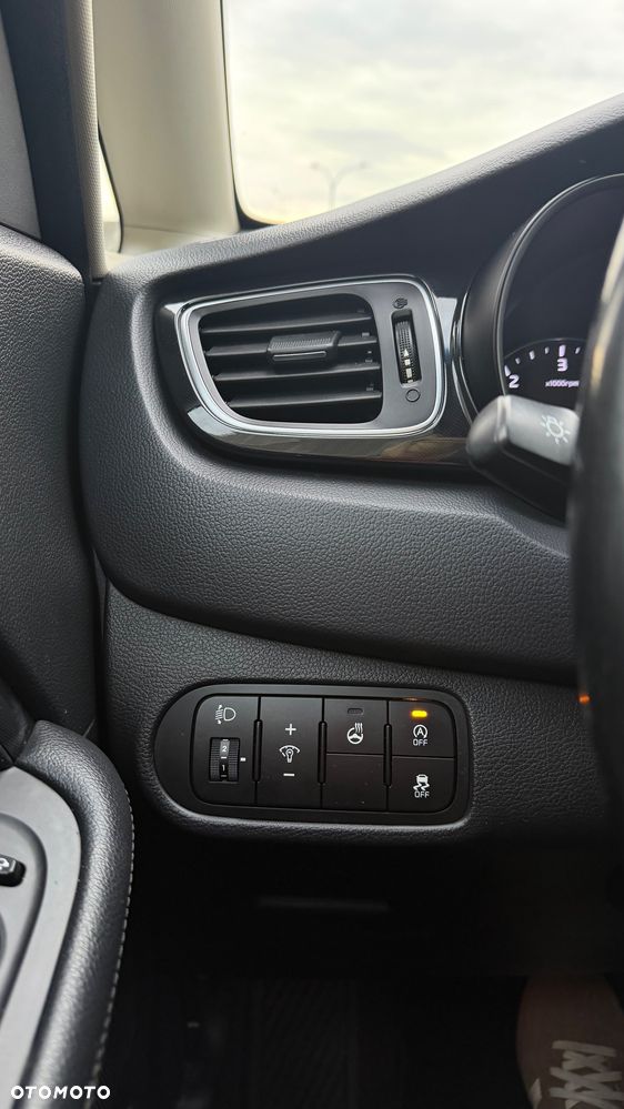 Kia Carens 1.7 CRDi XL 7os 7DCT - 26