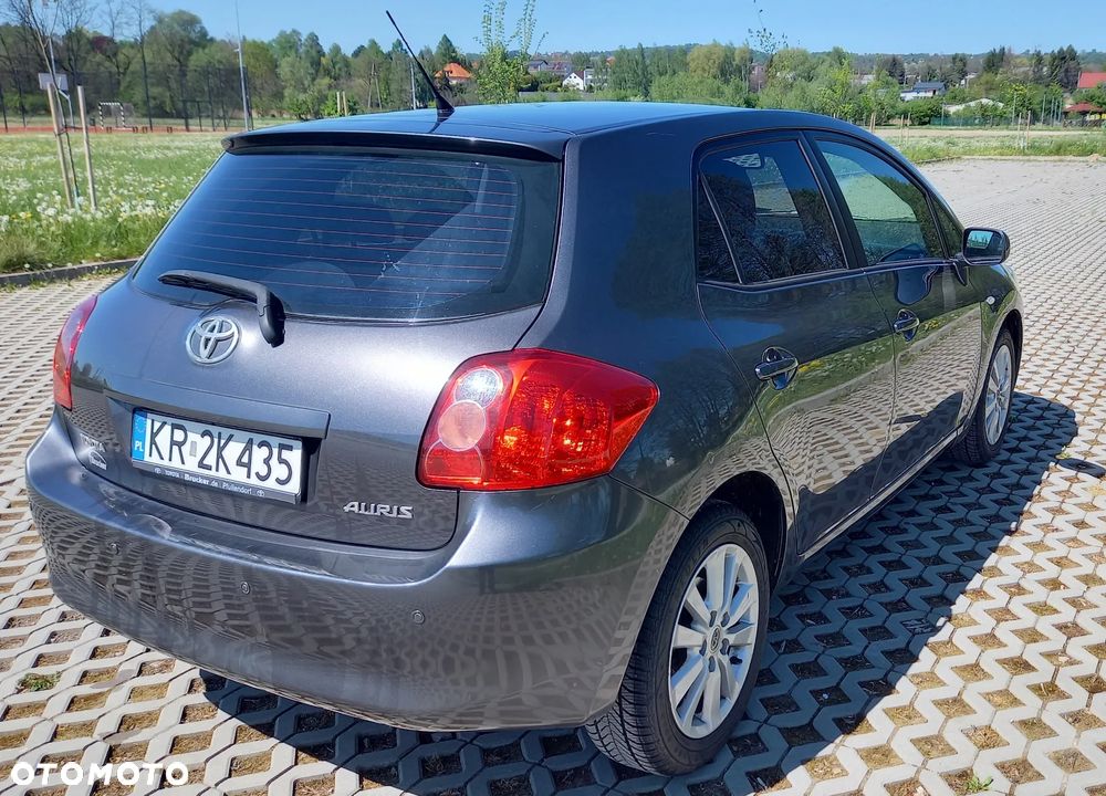 Toyota Auris - 2