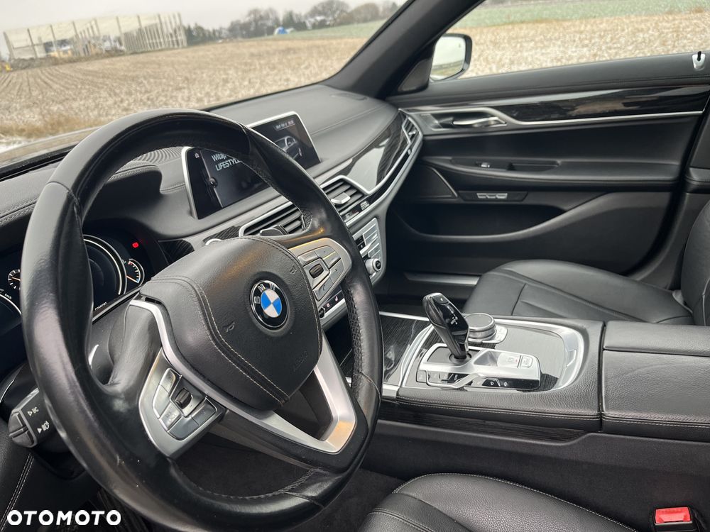 BMW Seria 7 - 18