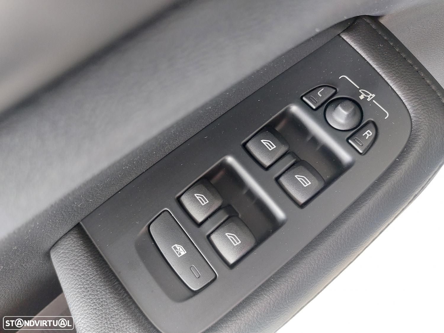 Volvo V60 2.0 T6 AWD TE Inscription Expression - 16
