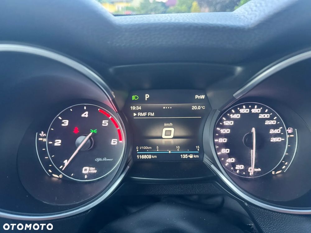 Alfa Romeo Stelvio - 8
