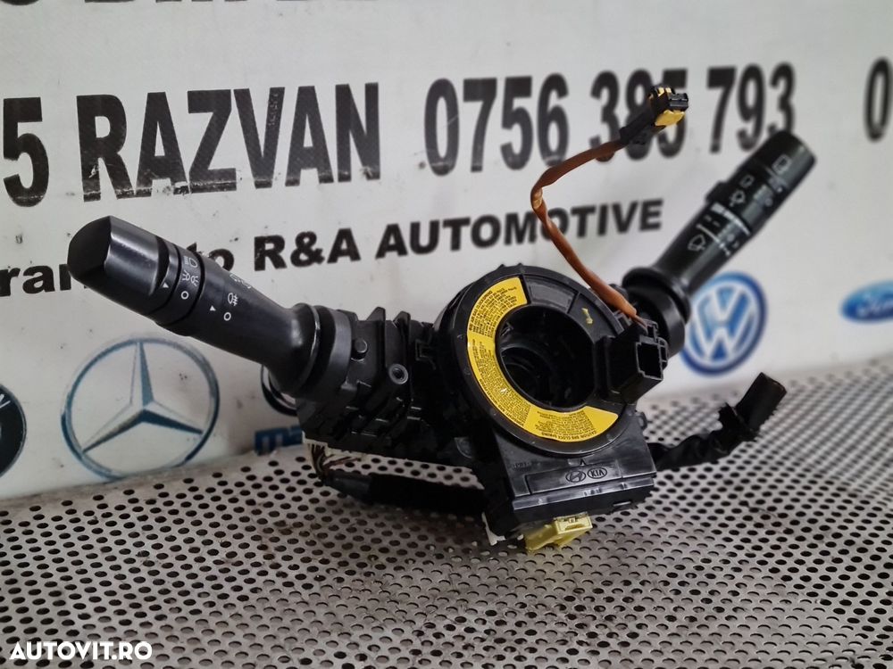 Ansamblu Banda Spira Spirala Volan Airbag Bloc Lumini Maneta Stergatoare Hyundai IX35 An 2009-2010-2011-2012-2013-2014-2015 Volan Stanga Dezmembrez Hyundai IX35 2.0 Benzina - 1