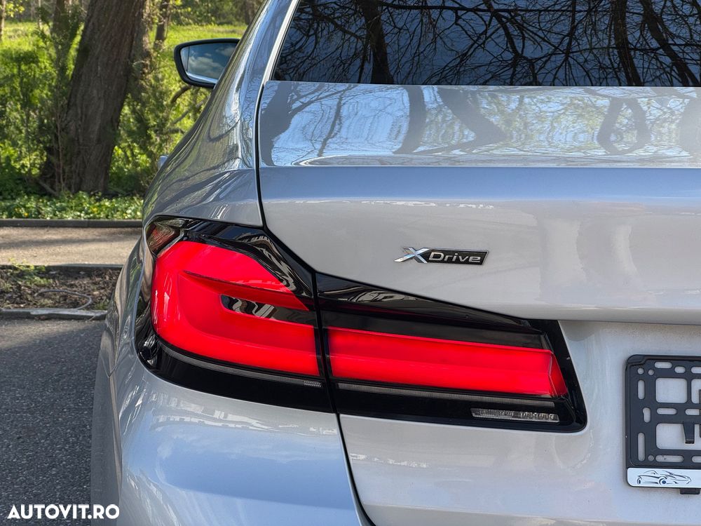 BMW Seria 5 530e xDrive Aut. - 19