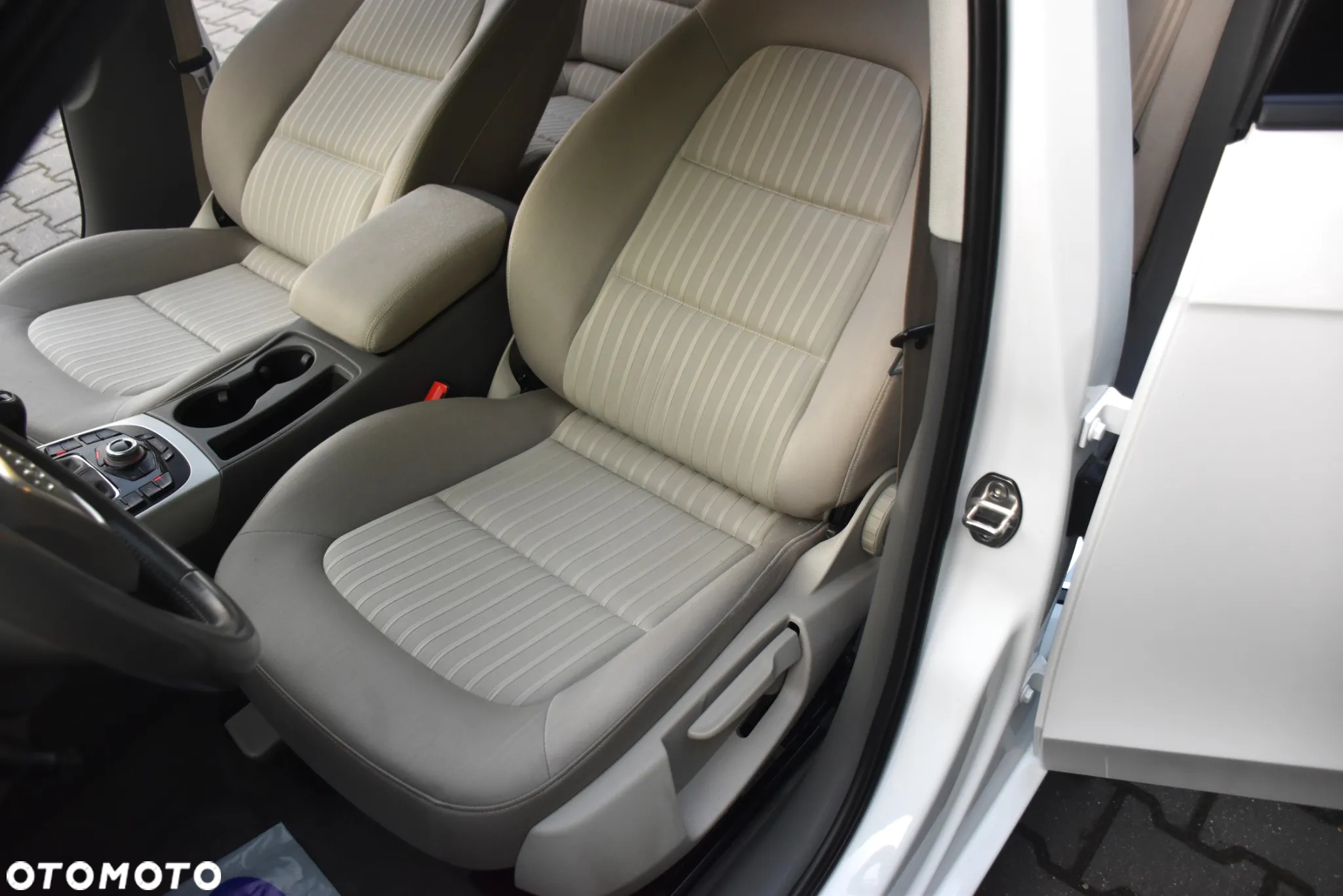 Audi A4 Avant 2.0 TDI DPF Ambiente - 13