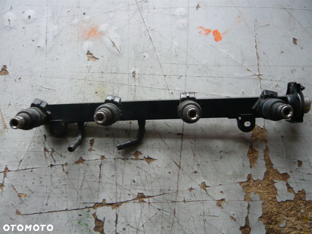 listwa wtryskowa 1734355 bmw serii 3 e36 - 1