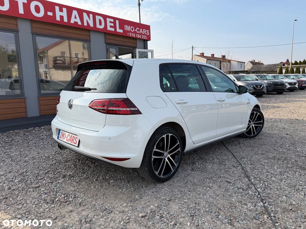 Volkswagen Golf - 6