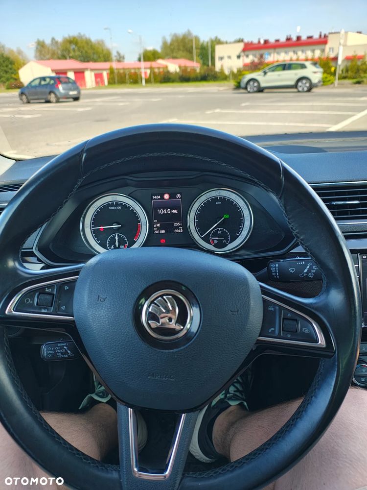 Skoda Superb 2.0 TDI 4x4 L&K DSG - 20