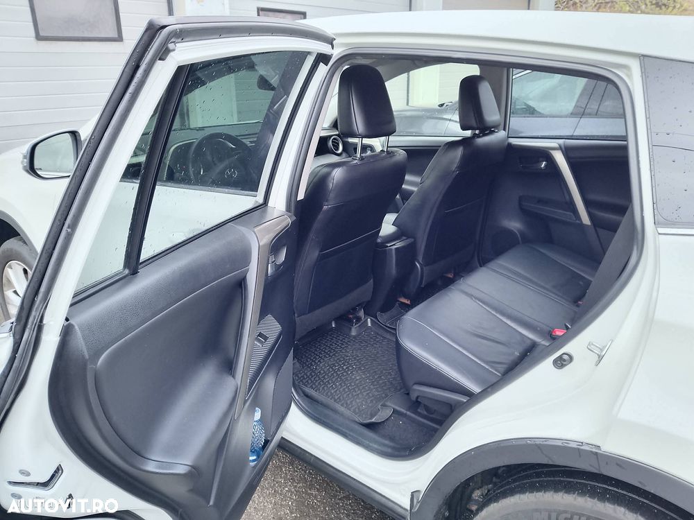 Toyota RAV4 2.2 D-4CAT 4WD Aut Executive - 7