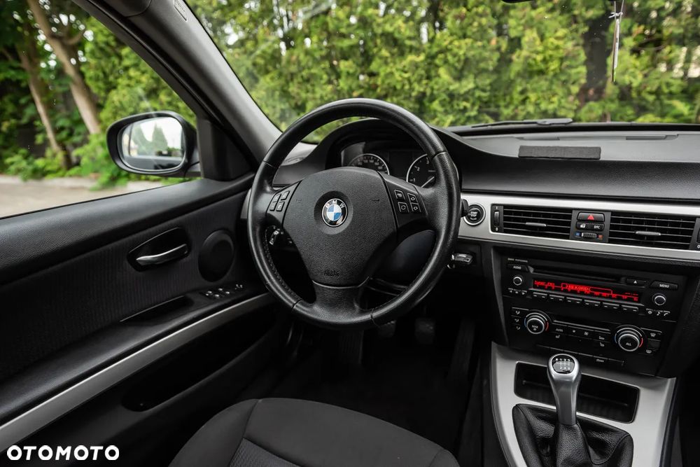 BMW Seria 3 318i Edition Lifestyle - 18