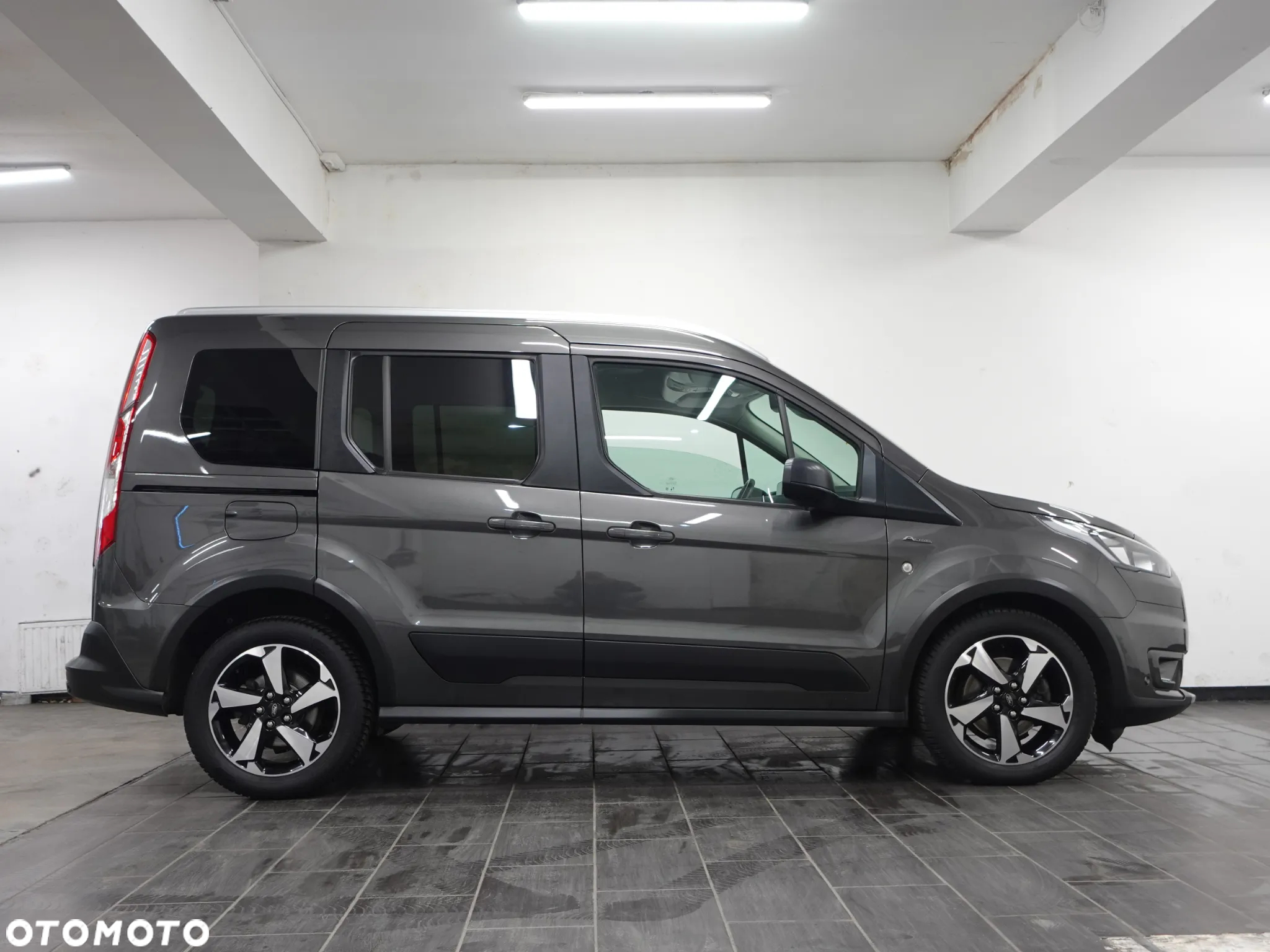 Ford Tourneo Connect 1.5 EcoBlue Start-Stop Active - 11