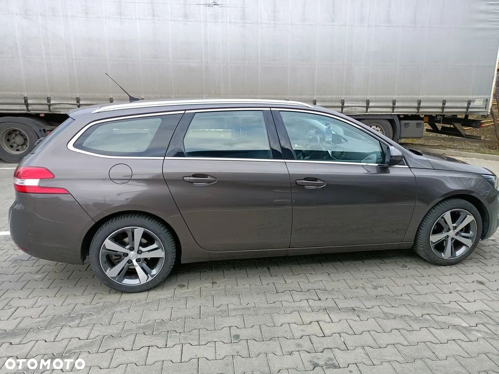 Peugeot 308 1.2 PureTech Allure S&S - 4